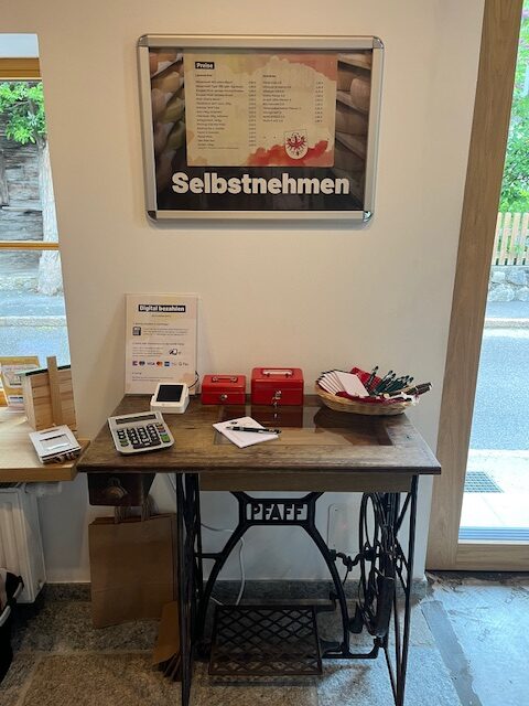 Selbstbediehnungskasse im Regionalmarkt